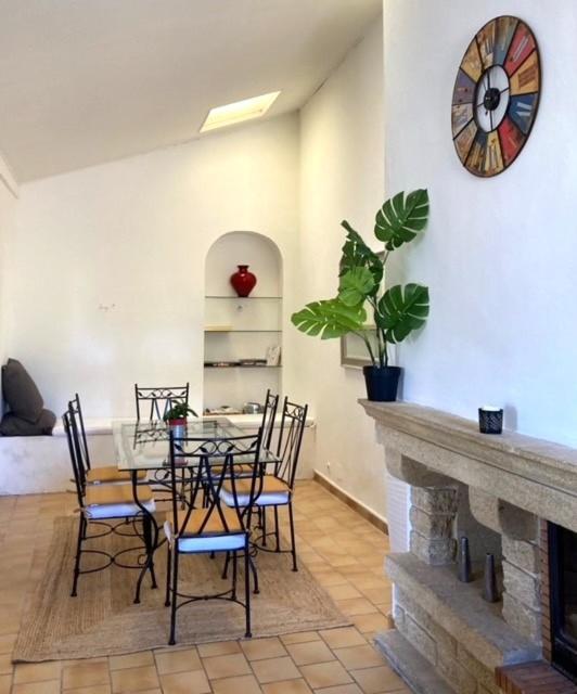 Superbe Appartement De Caractere Au Calme Aigues-Mortes Eksteriør bilde
